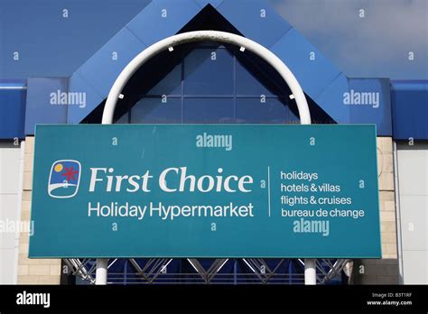 holiday hypermarket stores locator.